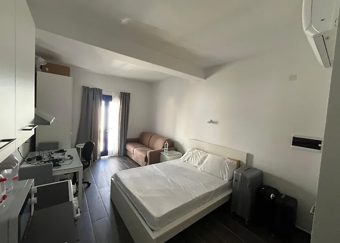 Sliema studio apartment *